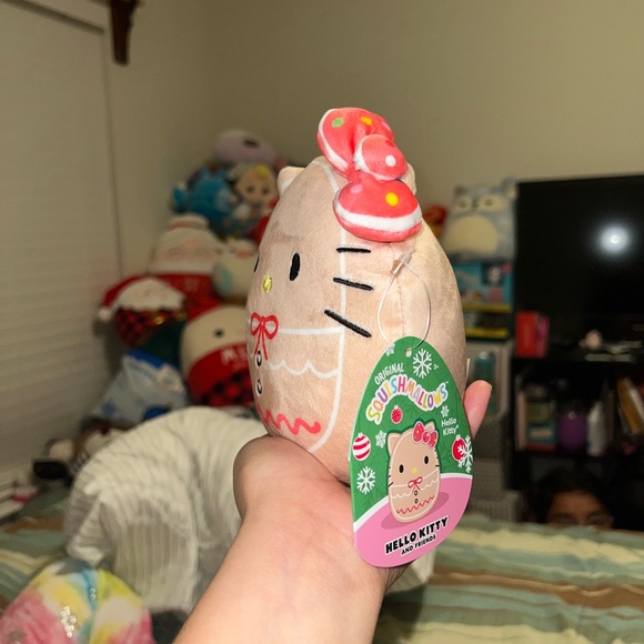 New 5” Hello Kitty Gingerbread Squishmallows - Picture 3 of 6